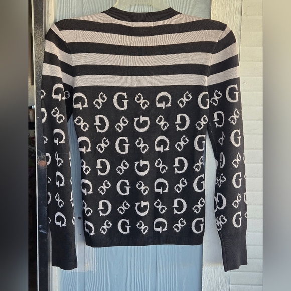 Guess Black and Gray Patterned Sweater - Picture 3 of 7